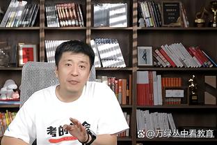 六台嘉宾谈莱万近期低迷：不是他个人的问题，巴萨整体表现下滑